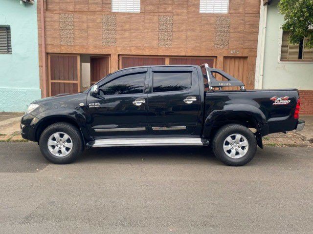 HILUX SRV ANO 2010