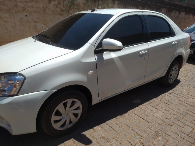 TOYOTA / ETIOS SEDAN XS 1.5 AUTOMÁTICO