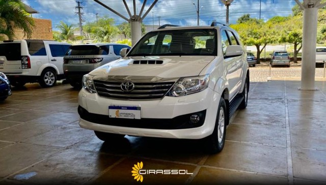 TOYOTA HILUX SW4 3.0 SRV 4X4 7 LUGARES 16V TURBO INTERCOOLER DIESEL 4P AUTOMÁTICO