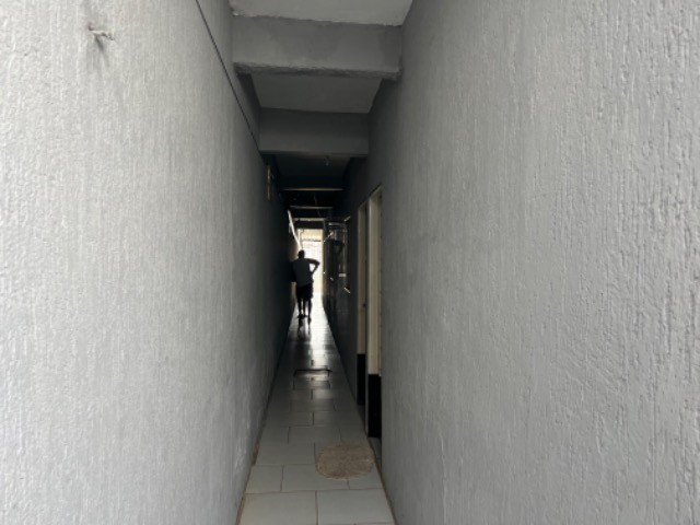 Prédio top reformado com 9 kitnets comercios e parada de ônibus na porta  - Foto 3