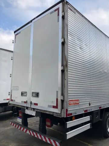 Vw 10-160 Ano 2017 com Bau 6,00M - Foto 4