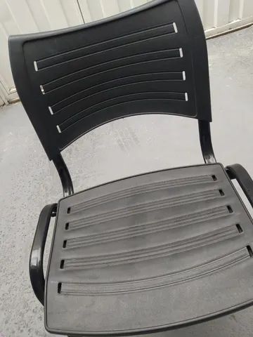 Cadeira Iso Preta Plástico Igreja - R$50,00 cada - Foto 5