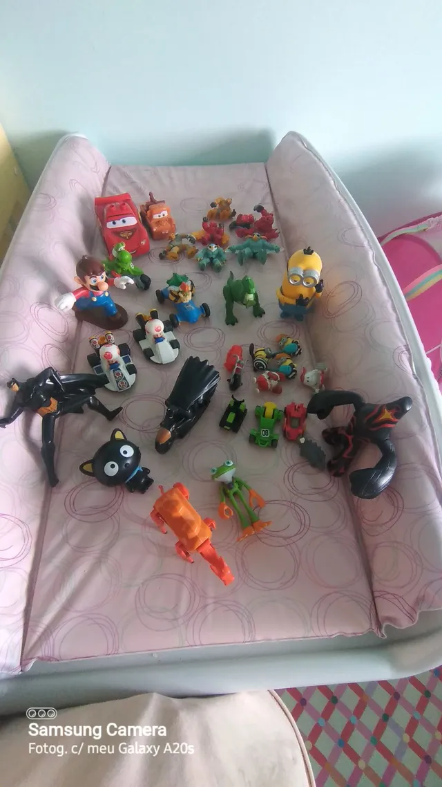 brinquedo antigo, dezenas de brinquedos kinder-ovo e ca