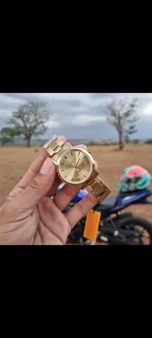 Relógio femenino dourado 