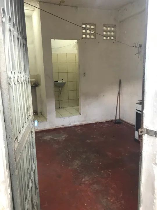 Aluga-se Quarto com banheiro para solteiro  - Foto 4