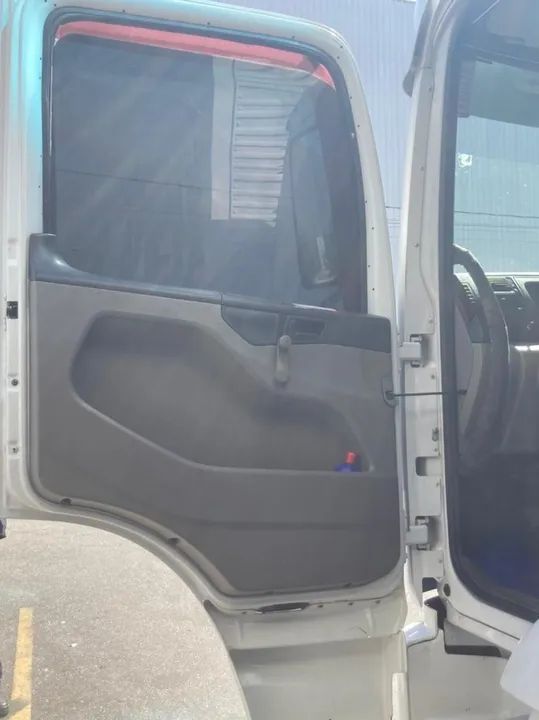 VW 15-180 6X2 ANO 2009 BAU 8,5M - Foto 8