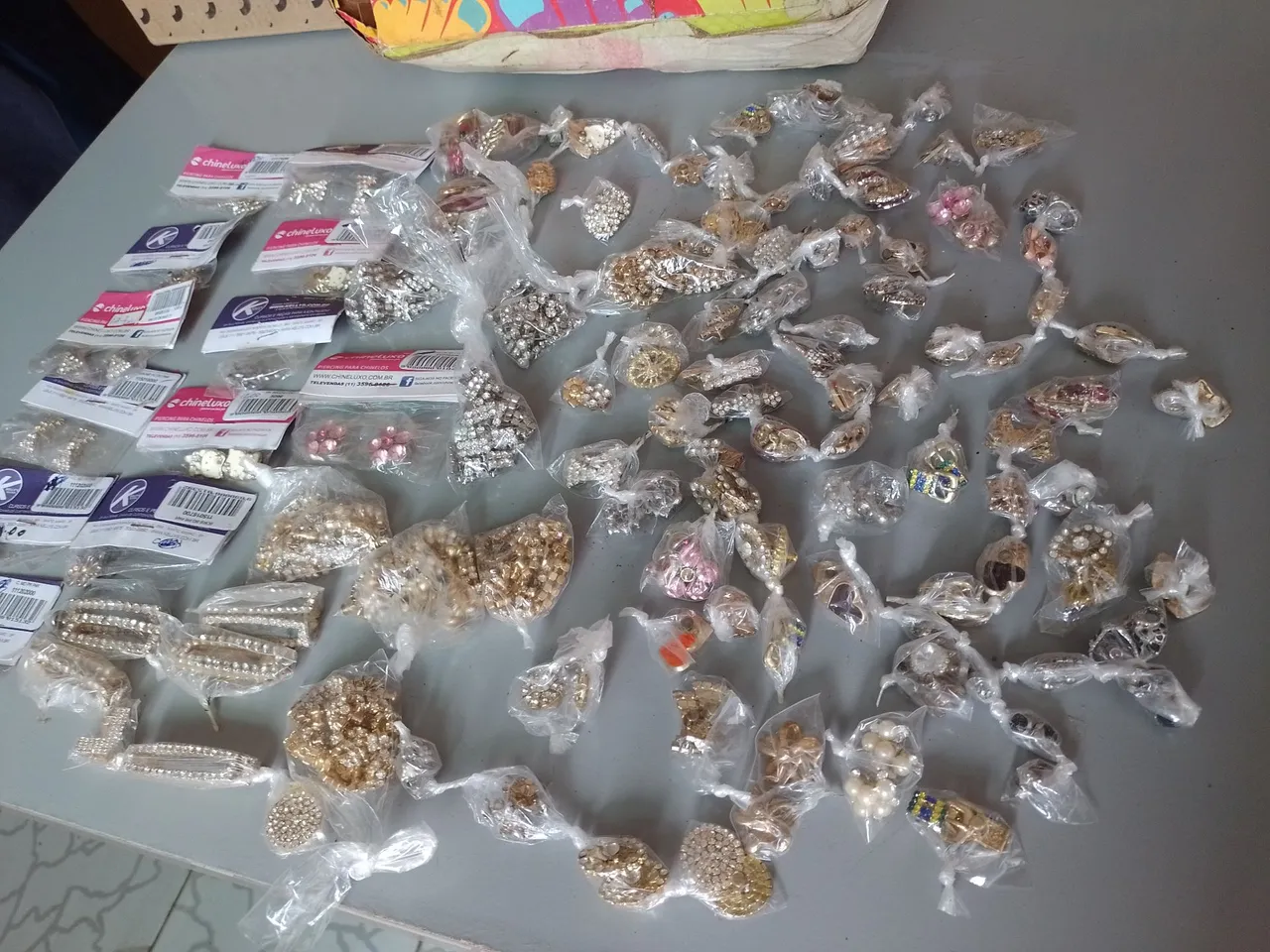 Piercings para decorar chinelo