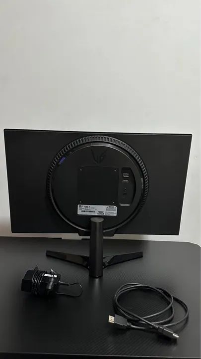 Monitor LG UltraGear 24'' IPS 144hz  - Foto 2