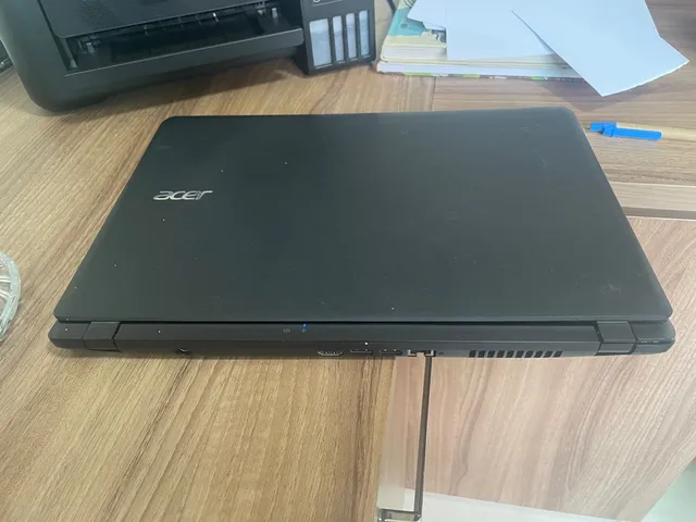 Laptop Acer Aspire ES 15 15.6 HD Intel Core i3-6100U ES1-572-31KW