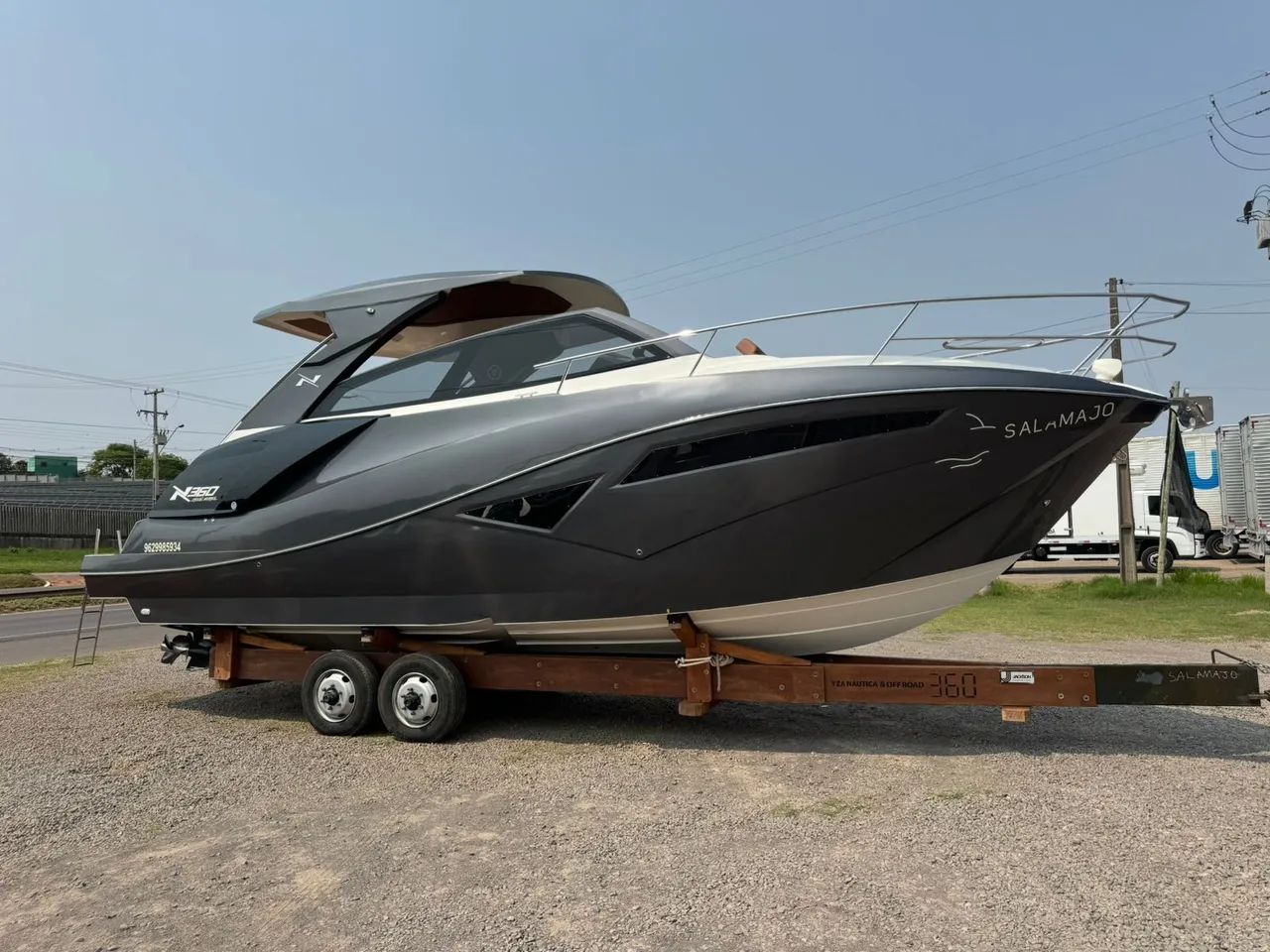 Lancha NX 360 + 2 motores mercruiser 250hp DTS