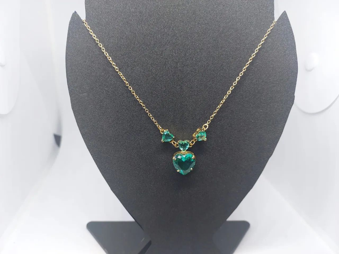 Colar banhado a ouro com pedras verde água - lindo! - Foto 4