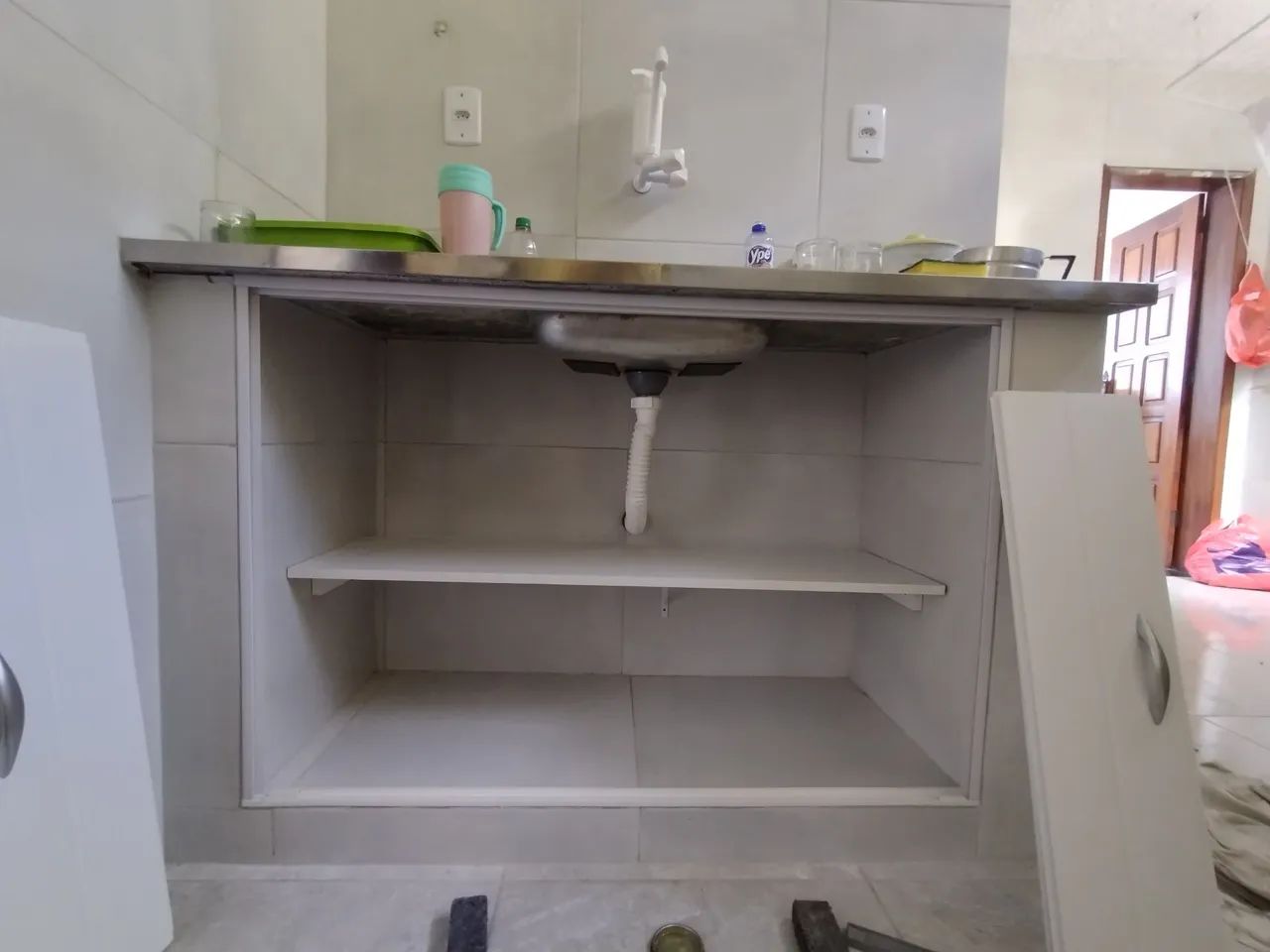 Armário de PVC com prateleira de madeira MDF  - Foto 4