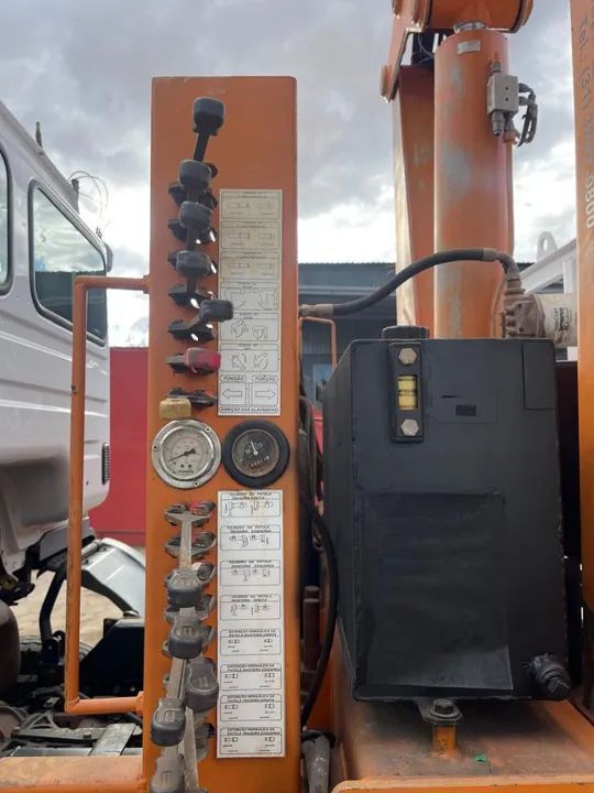 MB AXOR 2831 MUNCK E CARROCERIA  - Foto 7