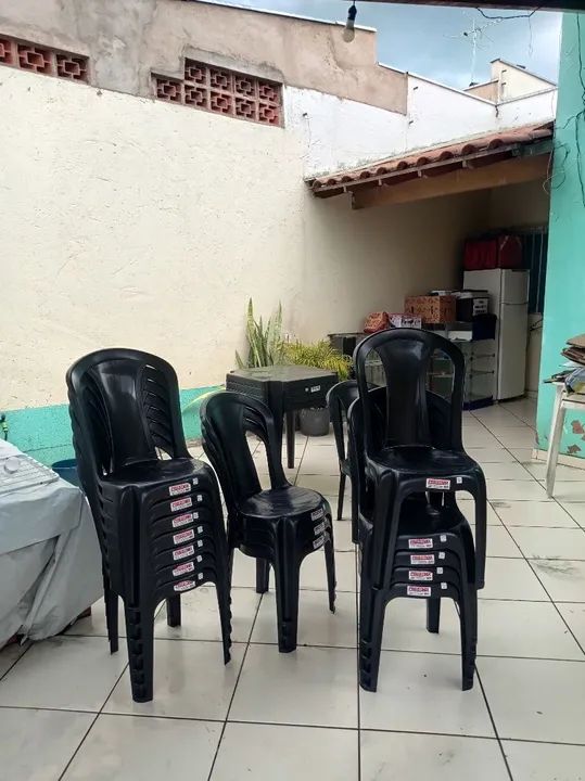Conjunto Cadeiras e Mesas novos. - Foto 4