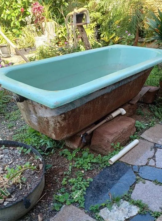 Banheira de ferro antiga