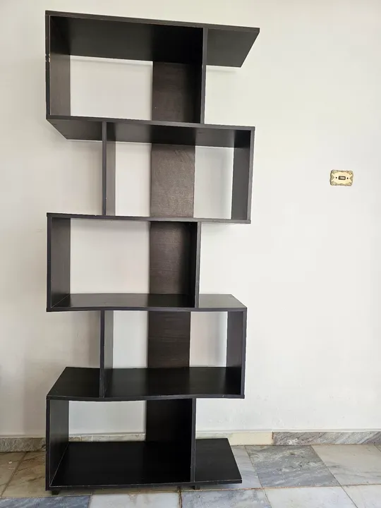 Estante de Madeira Moderna