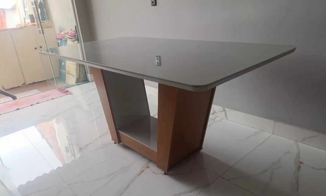 Mesa de jantar para 6 cadeiras 