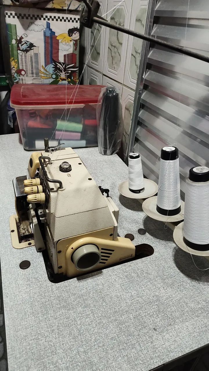 Máquina de costura industrial  overlock  - Foto 3