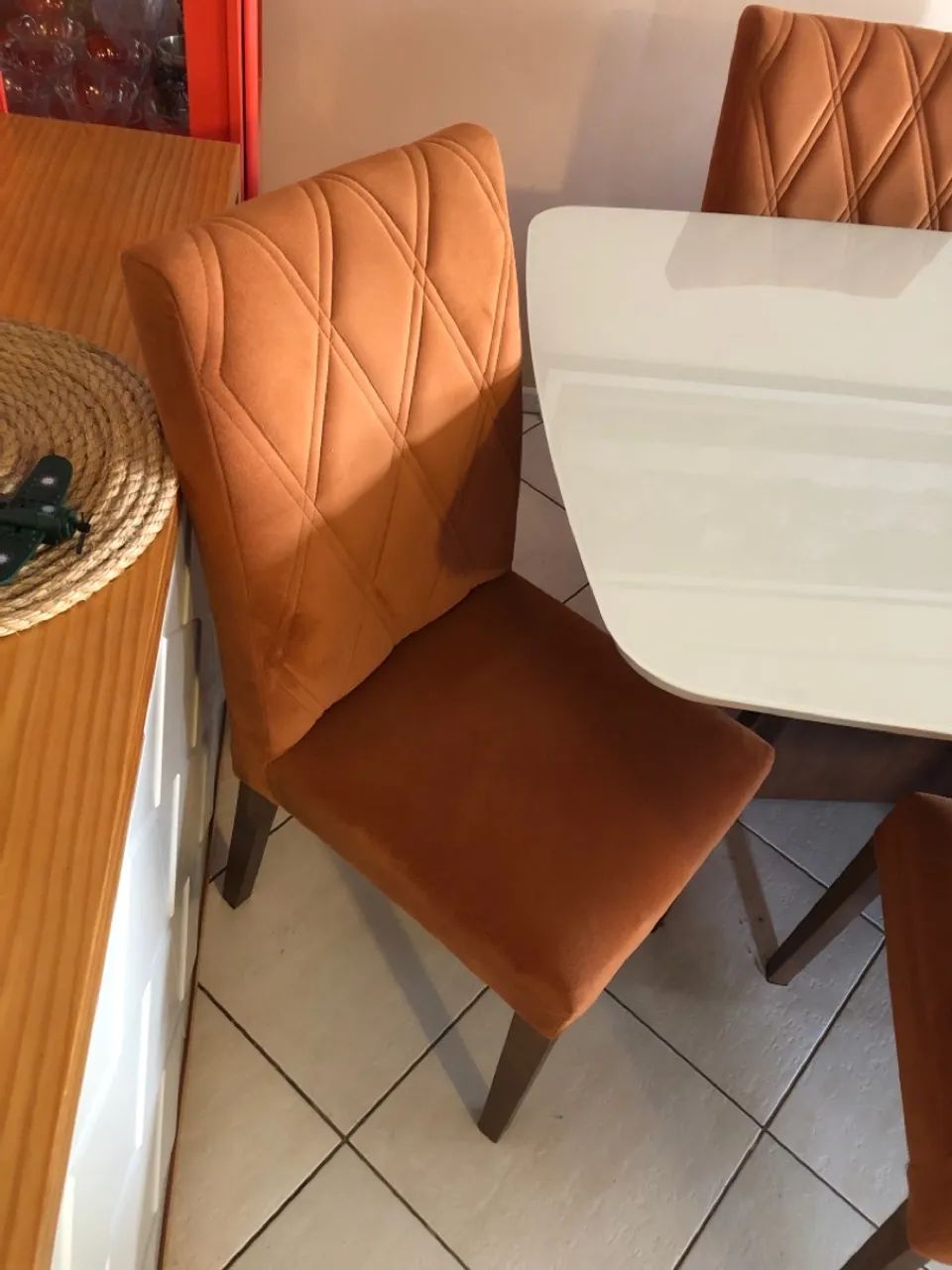 Mesa de Jantar com 6 Cadeiras Estofadas - Foto 3