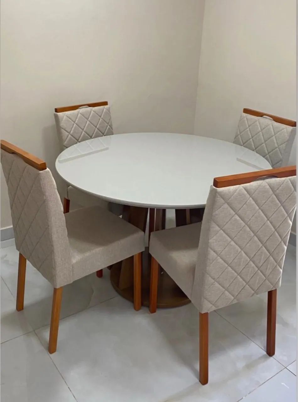 Mesa de jantar redonda 4 cadeiras a pronta entrega 