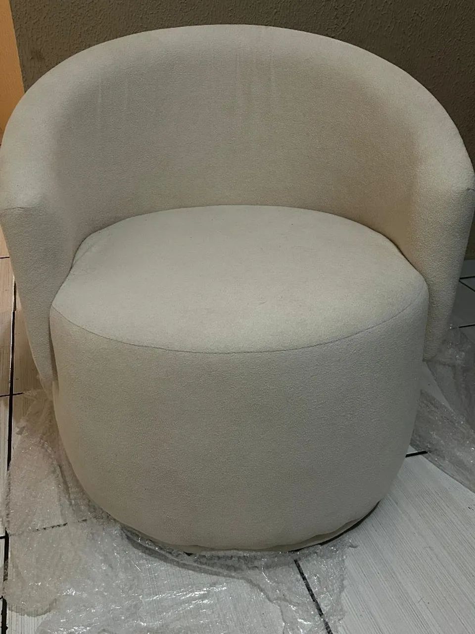 Poltrona Redonda Confortável em Veludo - Design Moderno - Foto 3