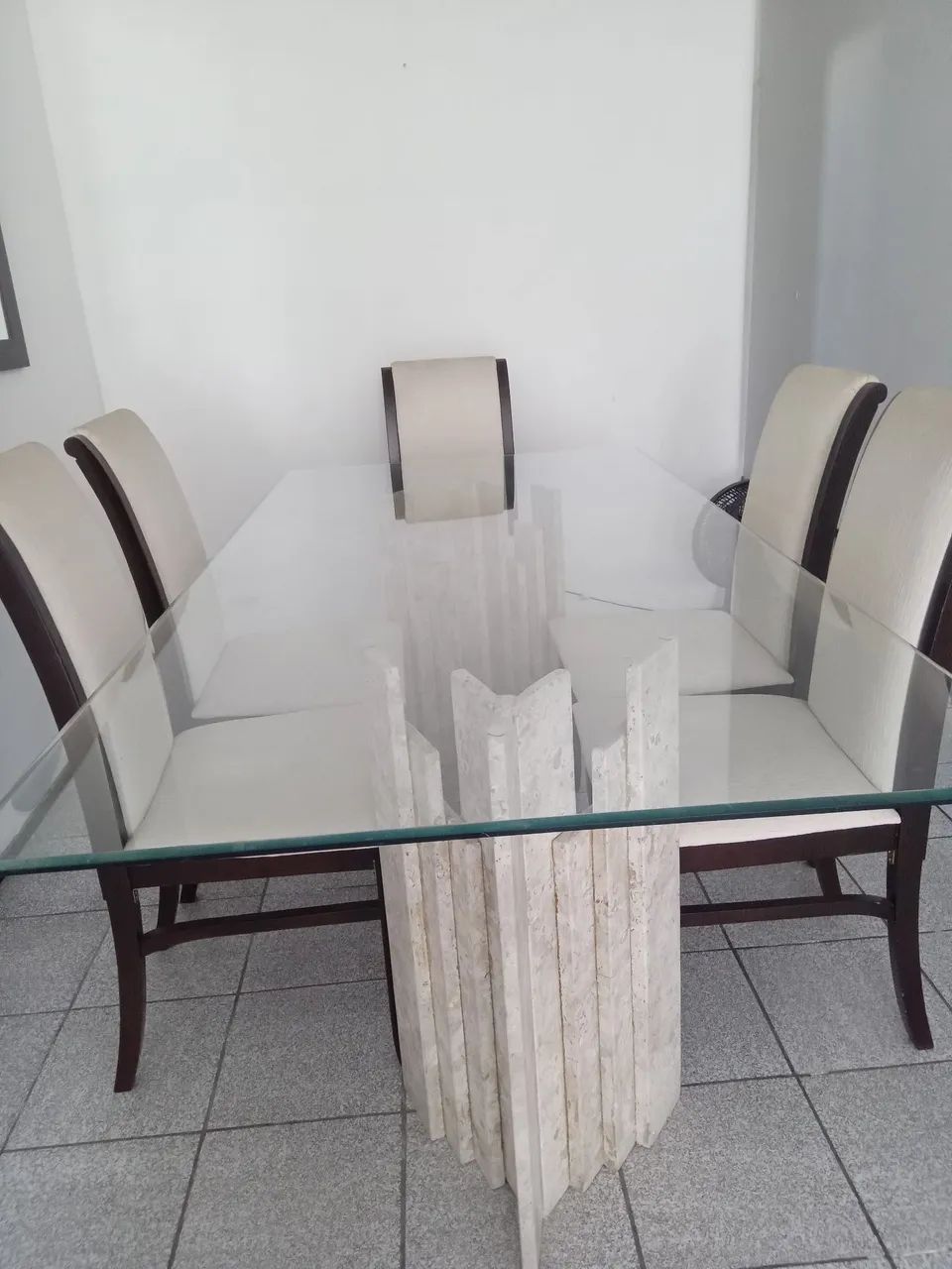 Mesa de Jantar em Mármore com Tampo de Vidro