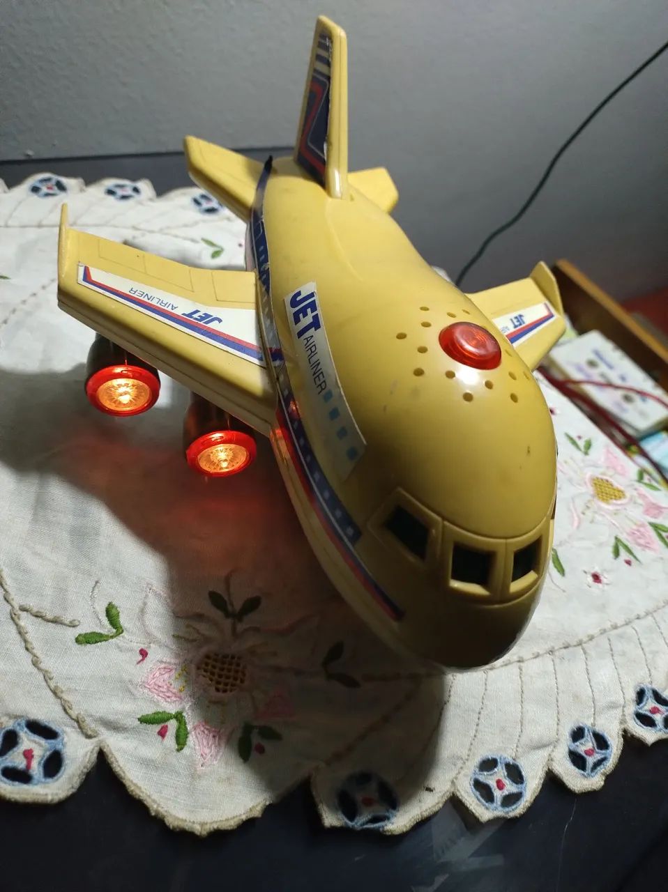 Avião de Brinquedo Antigo Jet Airliner - Foto 3