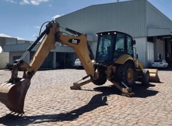 Retroescavadeira Cat 2018 - Foto 4