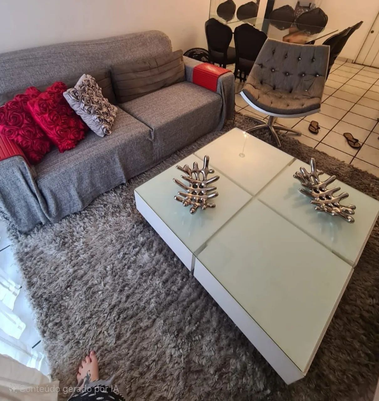 Mesa de centro branca BENETTI com tampo de vidro