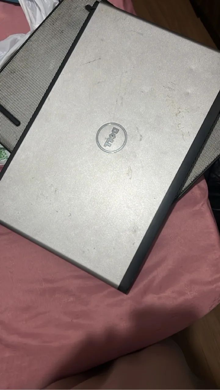 Notebook Dell Vostro - R$180 (para tirar peças) - Foto 4