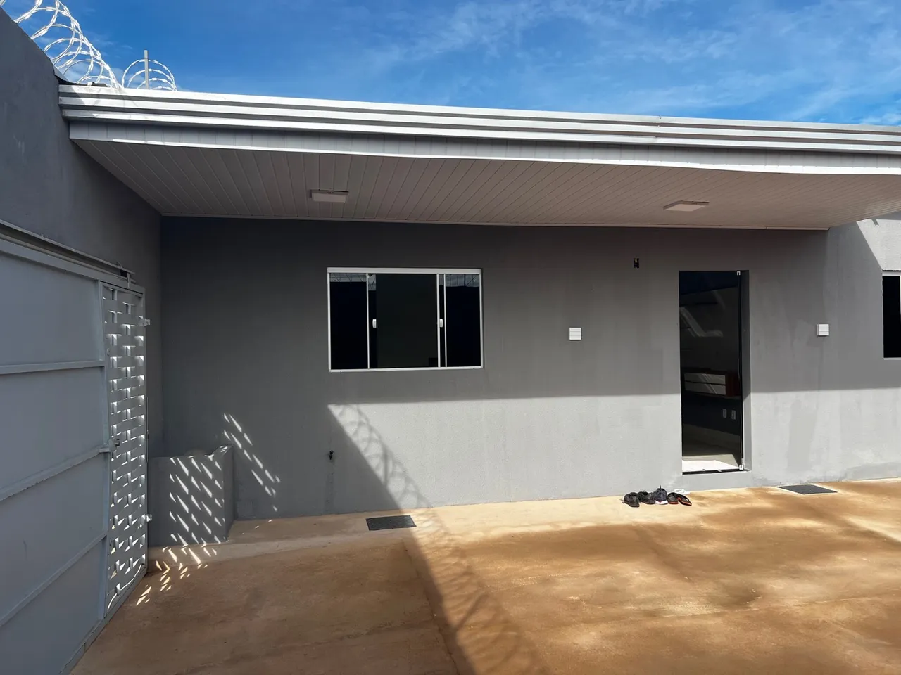 Alugo apartamento com suíte apenas 1300