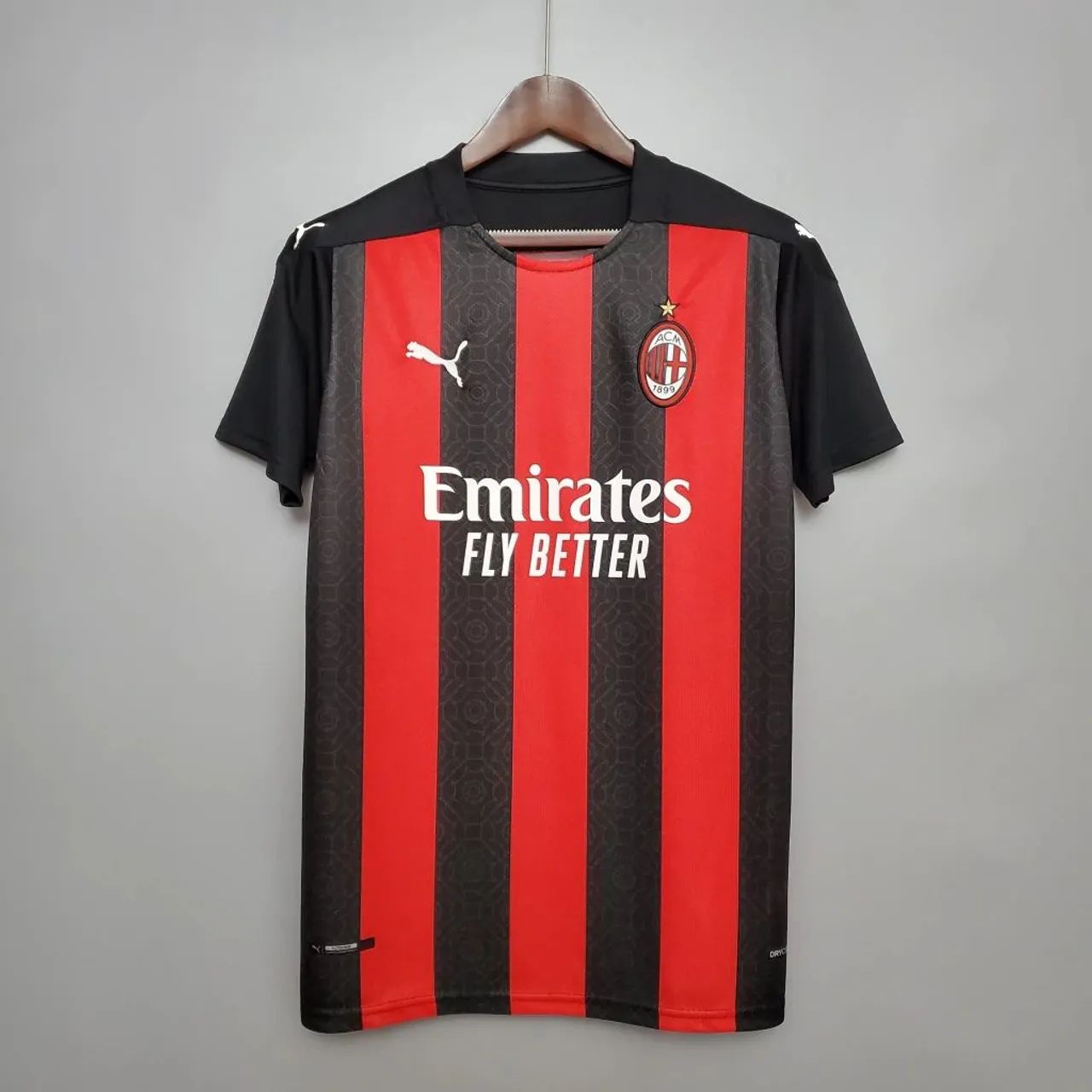 Camisa Home Retro Preta e Vermelha do AC Milan 2020/21.   Tamanho: G