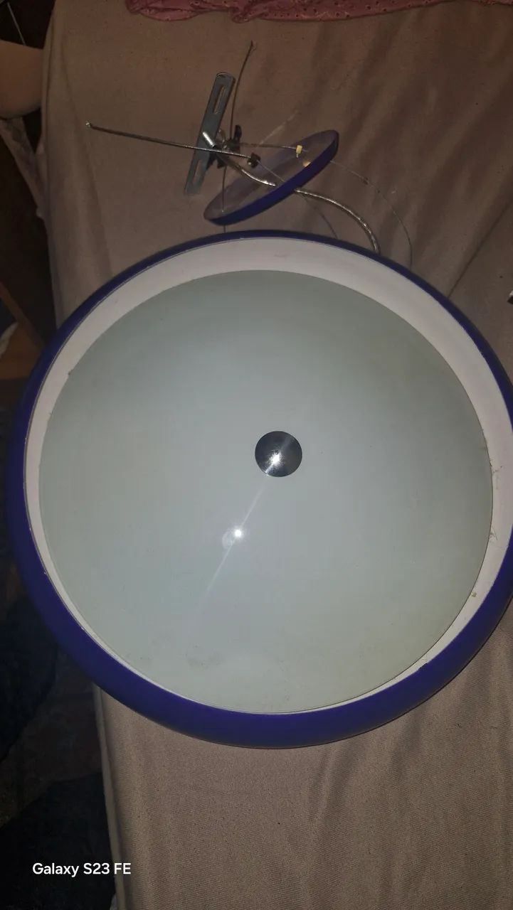 Luminária Decorativa Roxa e Branca, de pendurar. - em perfeitas condições  - Foto 2