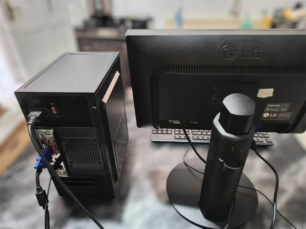 Computador Completo com Monitor LG, Teclado e Mouse - Foto 2
