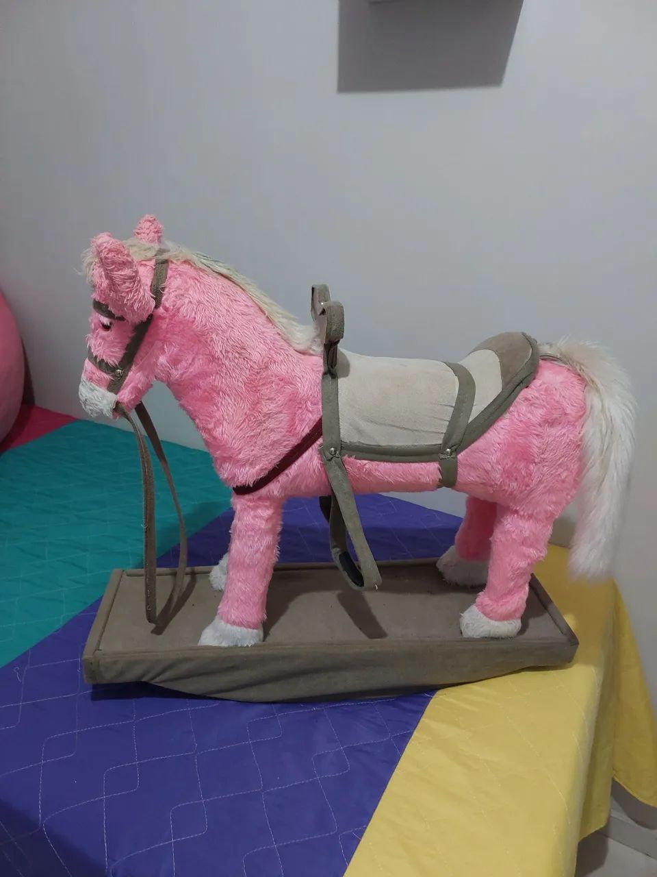 Cavalinho gangorra de madeira peluciado - Foto 4