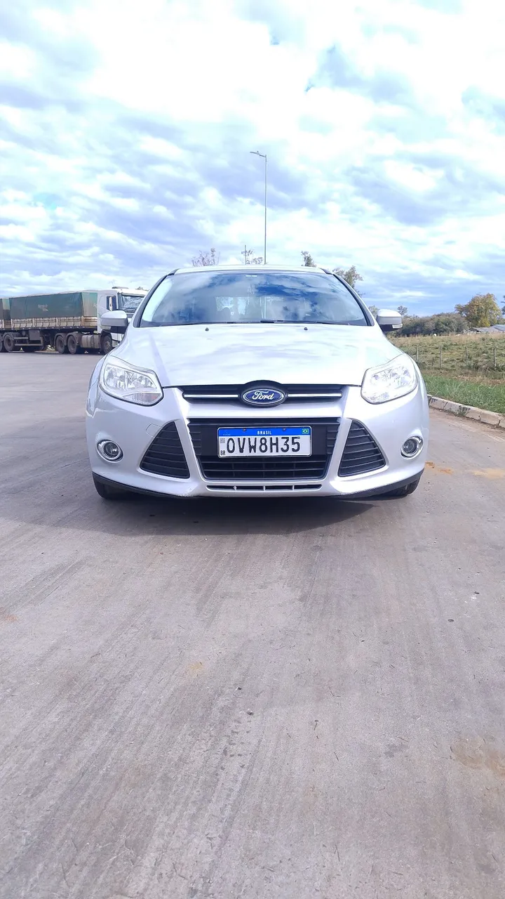 Ford Focus 2014 1.6 SE automático 