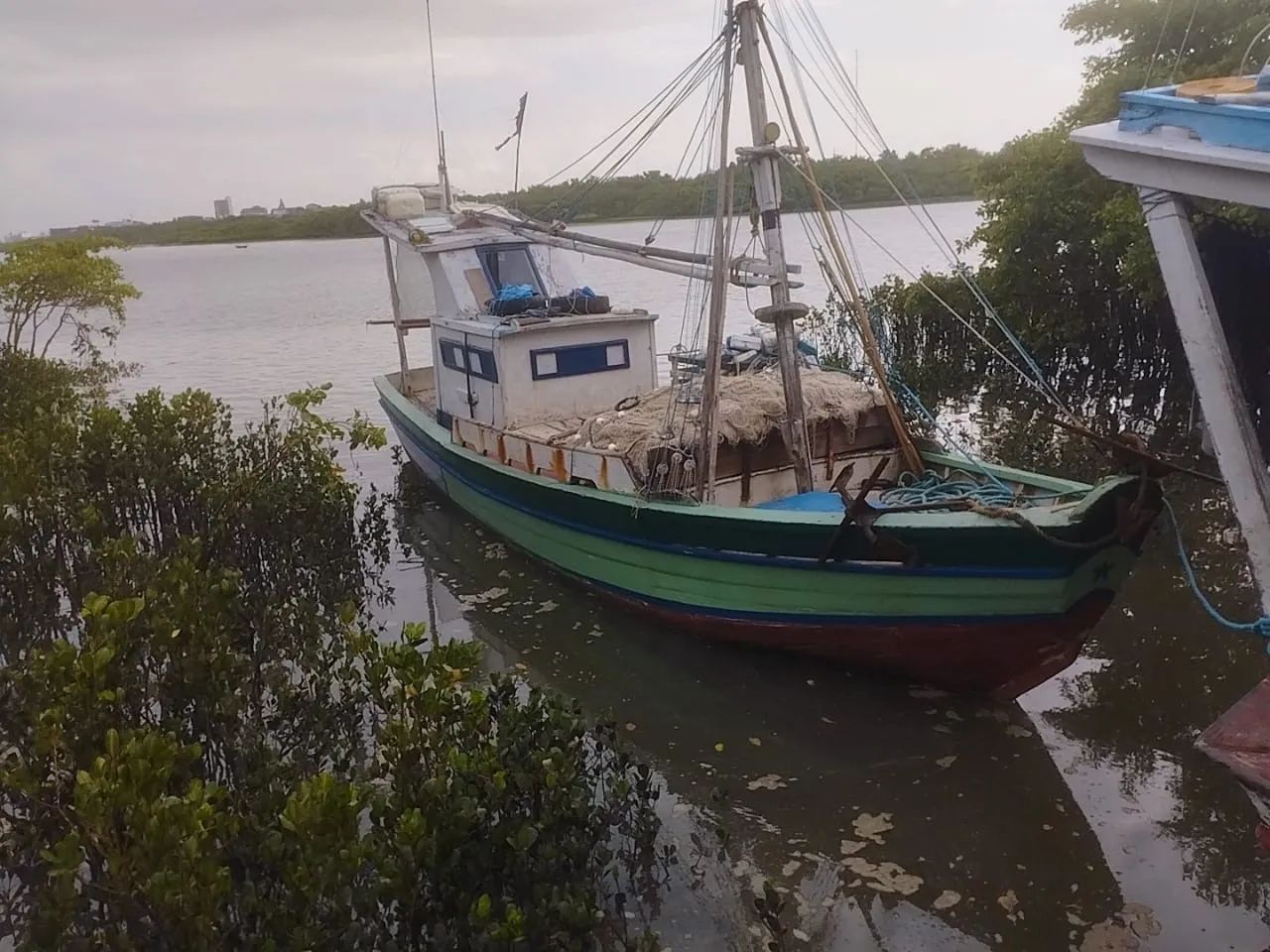 Vendo um Barco de Pesca  - Foto 3
