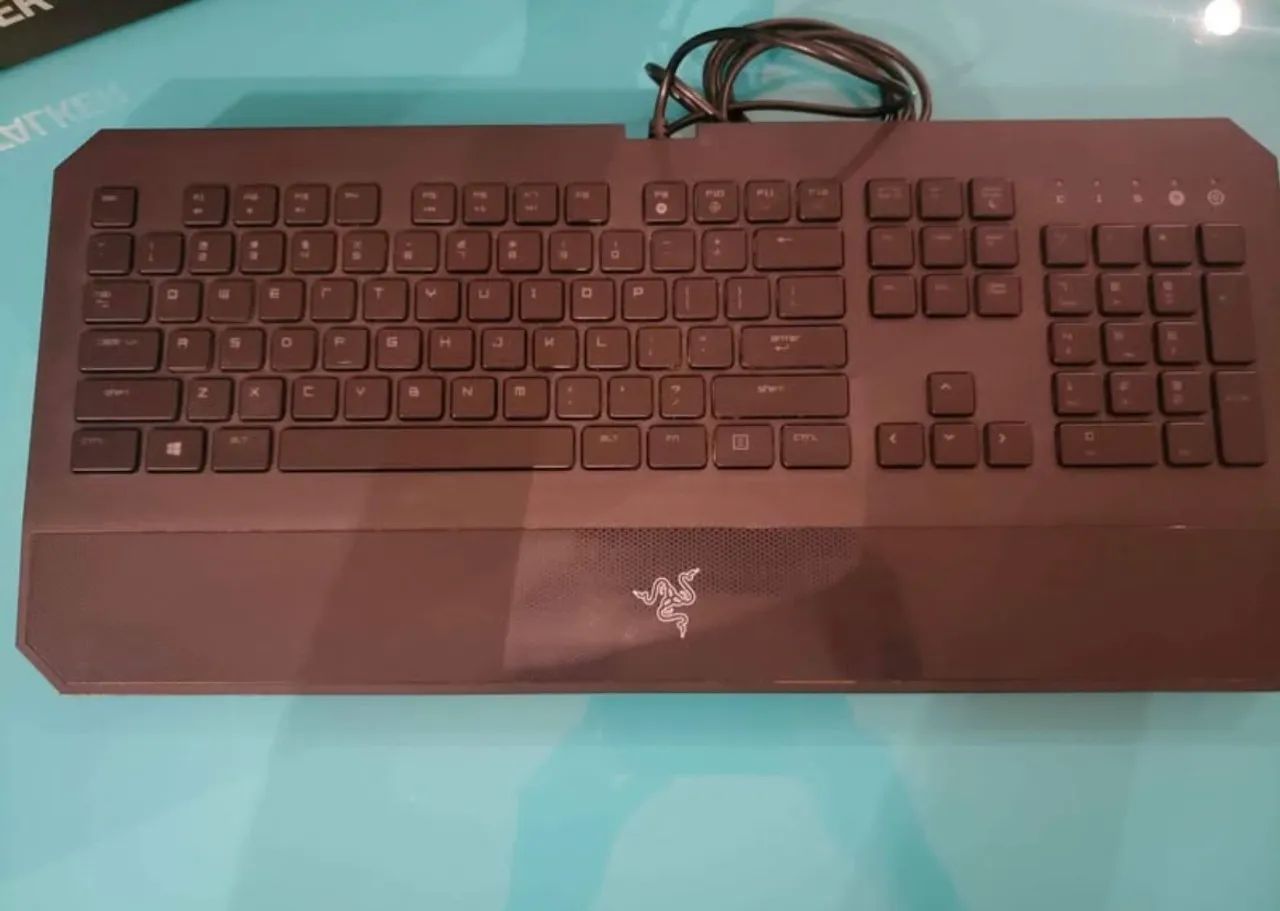 Teclado Gamer Razer Deathstalker Chroma