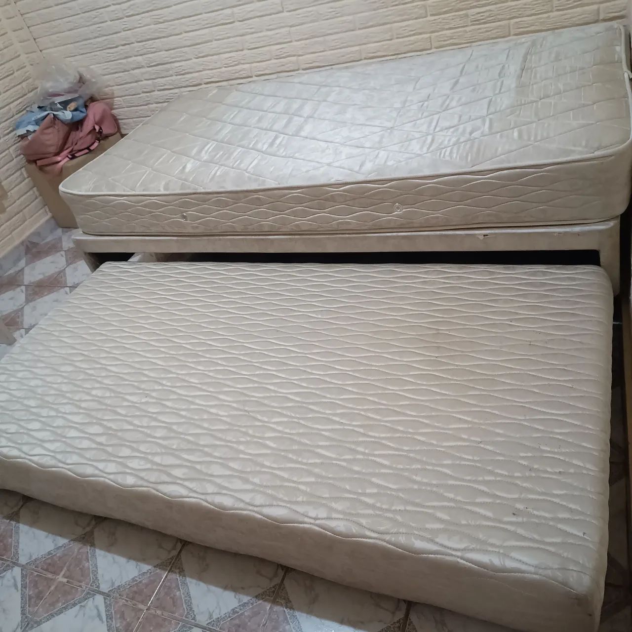 Bi cama box, tipo solteirão . 