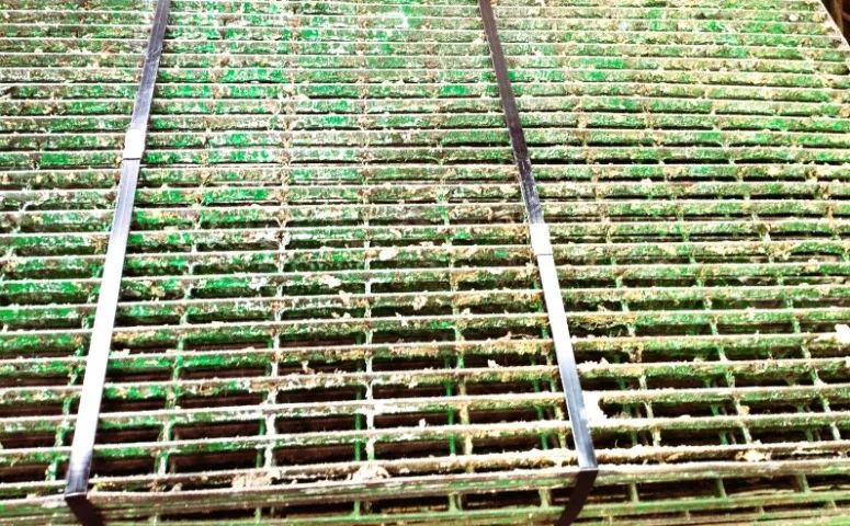  GRADIL VERDE PARA PISO OU PASSARELA