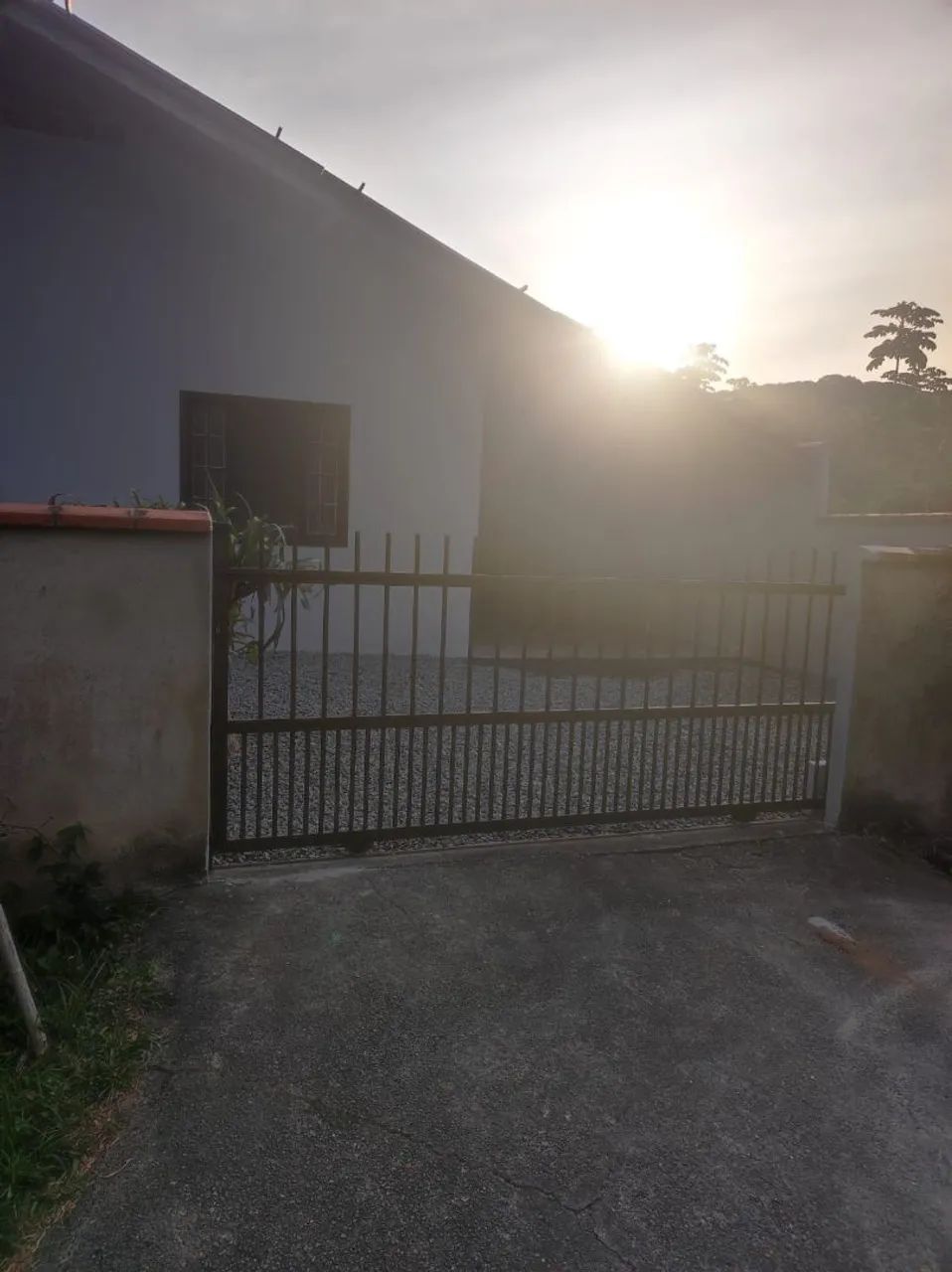 Alugo casa para duas pessoas, livre de taxas (Água, IPTU, Lixo)