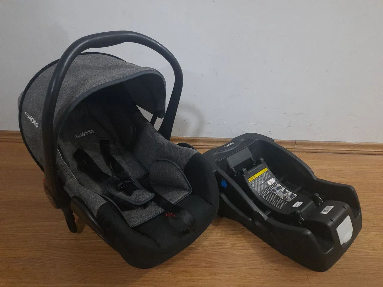 Carrinho de Bebê e Bebê Conforto - Completo e em Ótimo Estado! - Foto 2