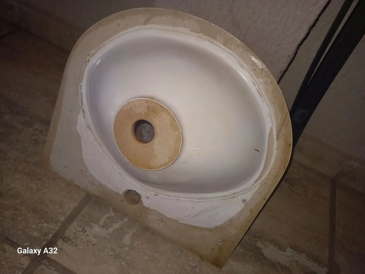 PIA DE BANHEIRO MATERIAL SINTÉTICO  NUNCA FOI USADA - Foto 4