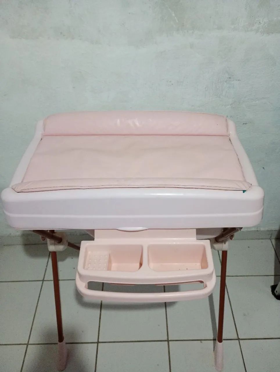 Banheira com trocador de bebê 