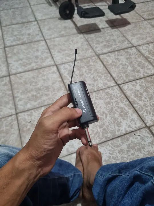 Vendo microfone sem fio em ótimo estado  - Foto 5
