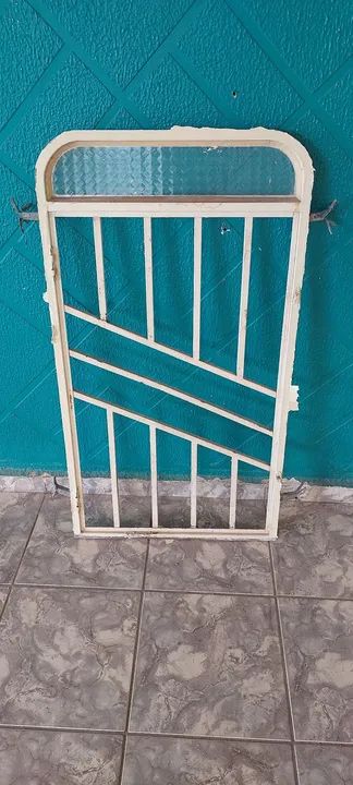 Janela de ferro com vidro