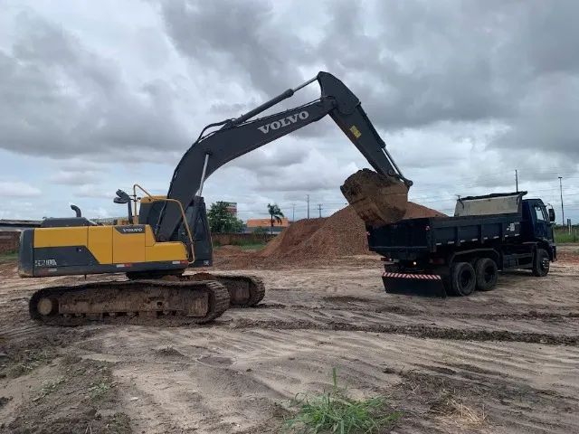 limpeza de terreno e terraplenagem  - Foto 3