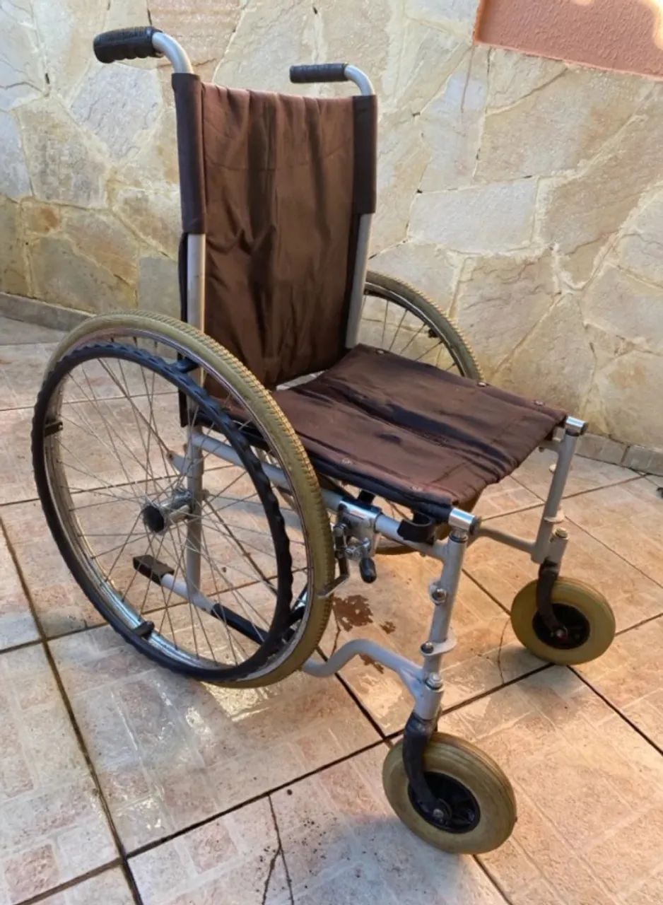 Cadeira de rodas - Foto 3