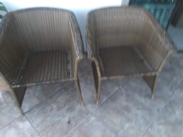Vendo 02 poltronas semi novas de vime para varanda por apenas R$ 500,00 Tel. *