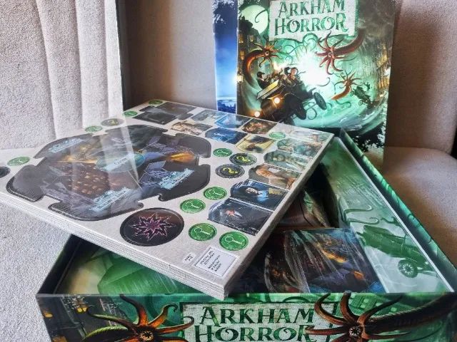 Arkham Horror 3ª Ed. + Expansões Completo NOVO - Foto 3
